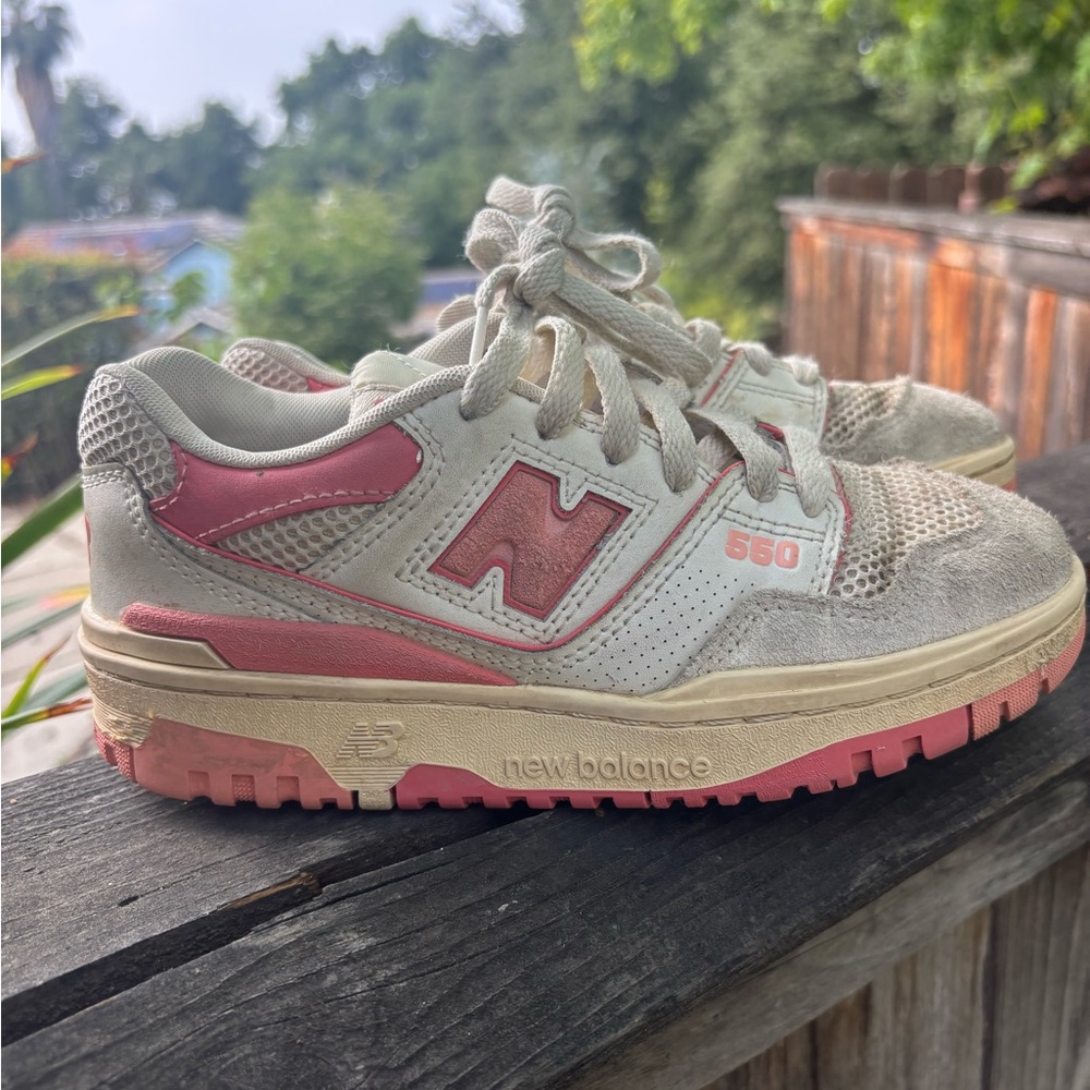 New Balance 560 Sneakers in Pink and Cream Kids